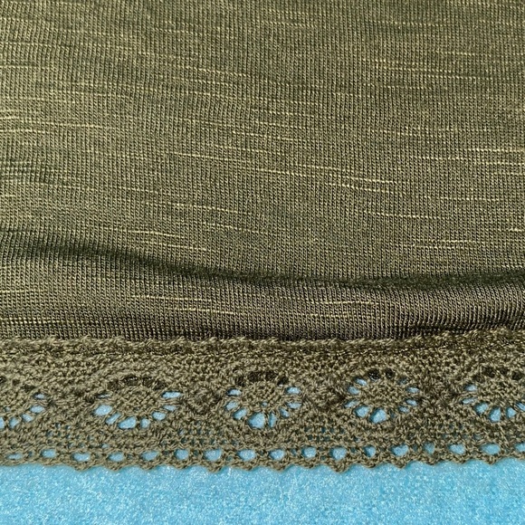 FOURTEENTH PLACE embroidered olive green flutter short tie sleeve tunic size 2XL - Picture 8 of 9